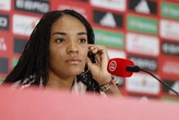 La reconversión de Salma Paralluelo, de velocista en la banda a 9: "Aprendo para ser una jugadora más versátil"
