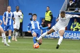 Mbappé pierde los papeles y el Madrid se aferra a la Liga con una victoria en Mendizorroza