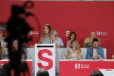 Sumar proclama pese a la corrupción que "merece la pena defender" al Gobierno para evitar que "un Trump asalte La Moncloa"