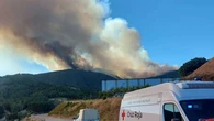 Desatado un grave incendio en Las Hurdes que evoluciona negativamente y fuera ahora de la capacidad de extinción