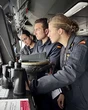 Sara García-Cubillana, la primera mujer oficial número 1 en la Escuela Naval: "No he tenido que hacer más o menos, aquí vamos todos por el mismo camino"