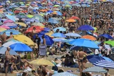 El calor, hasta 40 grados, viento o lluvias activan la alerta en siete comunidades