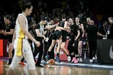 Un colapso aparta a España de un quinto oro que ya sentía suyo