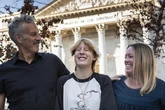"Nací por gestación subrogada; soy tan humana como cualquiera": La familia estrella del congreso internacional en Madrid que condenan las feministas