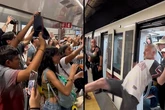 Un italiano intenta agredir a unos jóvenes mexicanos en Roma y su respuesta es maravillosa