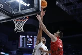 Tavares 'despide' a Bruno Fernando y el Real Madrid hace historia con 34 victorias seguidas