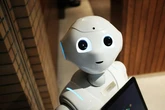 La inteligencia artificial pone en jaque a estas profesiones: estos son los trabajos con más riesgo de desaparecer, según Microsoft