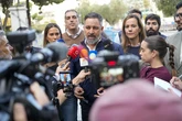 Abascal se erige en portavoz del "amor a España" de los jóvenes y anuncia que no acudirá a más actos institucionales salvo en los que pueda debatir con el Gobierno