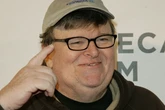 Michael Moore: un divorcio, una hija, una gran fortuna... Así vive hoy el azote de George Bush
