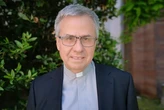 De imanes integristas y curas subversivos