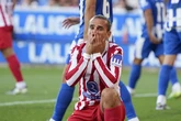 El Atlético se descuelga en tres jornadas: solo saca un empate ante el Alavés tras un polémico gol de Giuliano
