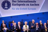 Felipe VI y Ursula von der Leyen defienden la independencia europea en la ceremonia de entrega del Premio Carlomagno: "Tenemos que confrontar las voces peligrosas"