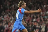 Fotobiomodulación, 'grounding' y dieta paleo, las técnicas de Llorente para mejorar su físico, evitar lesiones y conquistar Anfield: "Hay algo raro en este campo"
