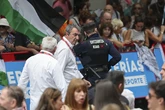 La semana 'horribilis' de Guillén: ''Estoy pasando el peor momento de mis 16 años como director de la Vuelta. No queremos meter la pata con Israel'