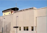 Huida inverosímil en Francia: un recluso se fuga de una cárcel escondido en el saco con efectos personales de otro detenido