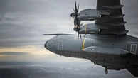 Defensa adelanta la entrega de tres A400M para dar estabilidad a Airbus y su planta de Sevilla