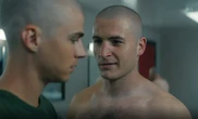 Ocho capítulos, un recluta gay en los marines y casi cinco millones de visualizaciones: la serie de Netflix que arrasa y ha desatado la polémica
