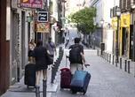 Consumo impone a Airbnb el bloqueo de más de 65.000 anuncios ilegales de pisos turísticos