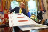 ¿Adiós a los aranceles? Trump se encomienda a su mayoría en el Supremo para salvar su medida estrella pese al revés judicial