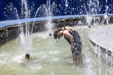 Save the Children advierte ante la ola de calor de que uno de cada cuatro niños y niñas vive en hogares que no pueden mantener una temperatura adecuada