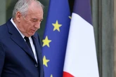Francia propone eliminar dos días festivos "para producir más" y que el país "mejore"