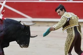 Colombo, triunfante animador del funeral de Miura en Pamplona
