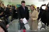 El centrista Trzaskowski y el populista Nawrocki pasan a la segunda vuelta de las presidenciales polacas, según los sondeos