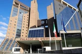 Condenan a un hospital italiano a pagar 3,7 millones de euros a la familia de un menor al que dejaron en estado vegetativo tras operarle de un tumor cerebral que no tenía