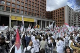 Las CCAA lanzan sus planes para disputarse a los nuevos médicos: mejores sueldos, agendas proporcionadas y compatibilidad con la investigación y formación