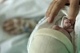 Un hospital italiano, condenado a indemnizar a una familia con  1,5 millones por no haber supervisado a una madre que se quedó dormida mientras amamantaba y aplastó al recién nacido