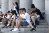 El 70% de los adolescentes pasa más de cuatro horas al día en internet: "Amenaza el desarrollo libre y sano de sus vidas"