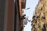 Carabanchel, Sant Martí, Virgen del Remedio... La crisis de la vivienda concentra la inmigración en los barrios de alquiler más barato