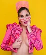 Apadrinada por El Turronero y protegida por Bertín Osborne: así es Laura Gallego, la "última folclórica" de Canal Sur