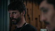 Esta serie de Netflix lleva semanas entre las más vistas del mundo: nueve capítulos de thriller y basada en una saga de novelas