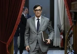 El parlamento catalán se alza en contra de la OPA al Sabadell e insta a Sánchez a impedirla
