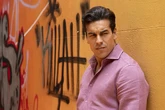 Mario Casas: "La identidad representa todo en lo que creo. Saber quién eres y gustarte a ti mismo es el punto de partida para conocerte"