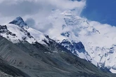Carrera contra reloj para rescatar a cientos de excursionistas atrapados en el Everest tras una fuerte nevada