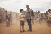 Sirat: Oliver Laxe hace saltar Cannes y el cine por los aires (****)