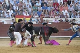 Olga Casado, dos veces volteada, destaca en Cuenca: Manzanares corta la única oreja