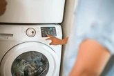 Qué significa el error dE en la lavadora y cómo solucionarlo sin llamar al técnico