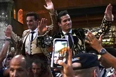 Fernando Adrián indulta un toro de Victorino, hijo de Cobradiezmos, y sale a hombros con un gran Luque en Pontevedra