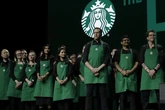 Más de 2.000 empleados de Starbucks se declaran en huelga contra el nuevo código de vestimenta