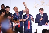 La fiesta agridulce del PSG tras unos disturbios "inaceptables": "Nada puede justificar lo ocurrido. El país está de luto, el fútbol no es eso"