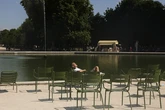 Alerta roja de calor en París, 1.350 escuelas cerradas y un reactor nuclear parado por la canícula
