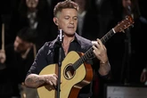 Alejandro Sanz desvela la petición que le hizo Antonio Flores antes de morir: "Me arrepentiré toda mi vida"
