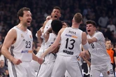 Un gancho de Tavares sobre la bocina culmina una remontada épica en Belgrado, pero el Madrid no asegura el playoff