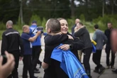 Alivio, esperanza, gratitud y angustia: cómo vuelven a Ucrania los cautivos en Rusia