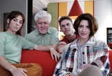Almodóvar rueda 'Amarga navidad', su regreso al español tras el León de Oro por 'La habitación de al lado'