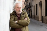El viaje de Julio Llamazares en busca de las huellas de su padre en el Stalingrado español: "La Guerra Civil sigue planeando, basta mirar al Congreso a diario"