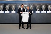 Xabi Alonso recoge "el legado" de Ancelotti y abre "una nueva etapa": "Que la gente vea al equipo y diga 'ése es mi Real Madrid'"